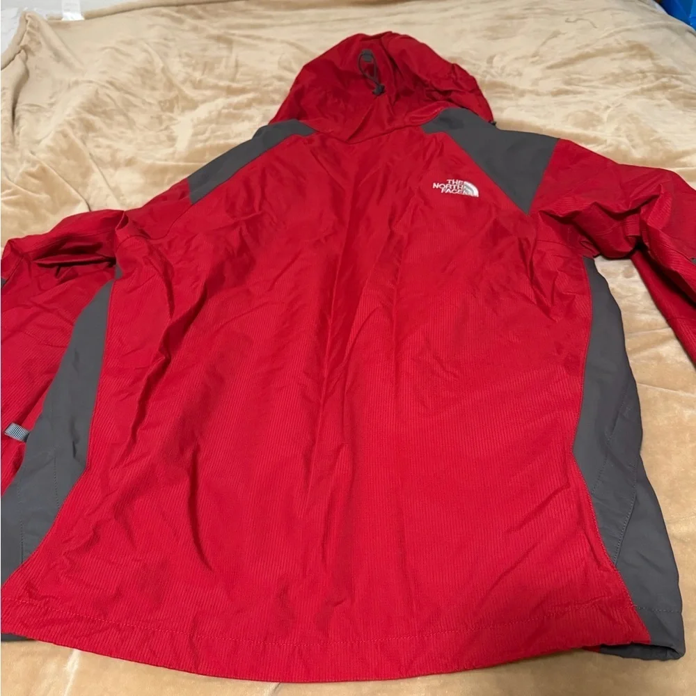 The North Face Summit Series Waterproof Red Gray Hooded Jacket Men’s Small